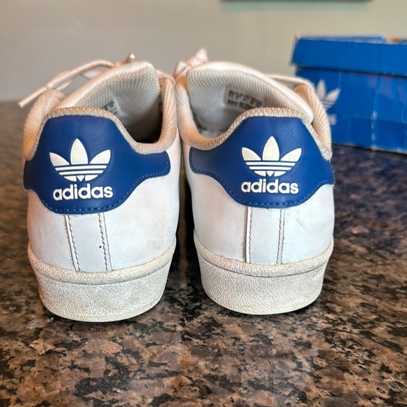 Adidas unisex superstar White and Blue Sneakers Classic Design M6.5 W 8 - Picture 7 of 11